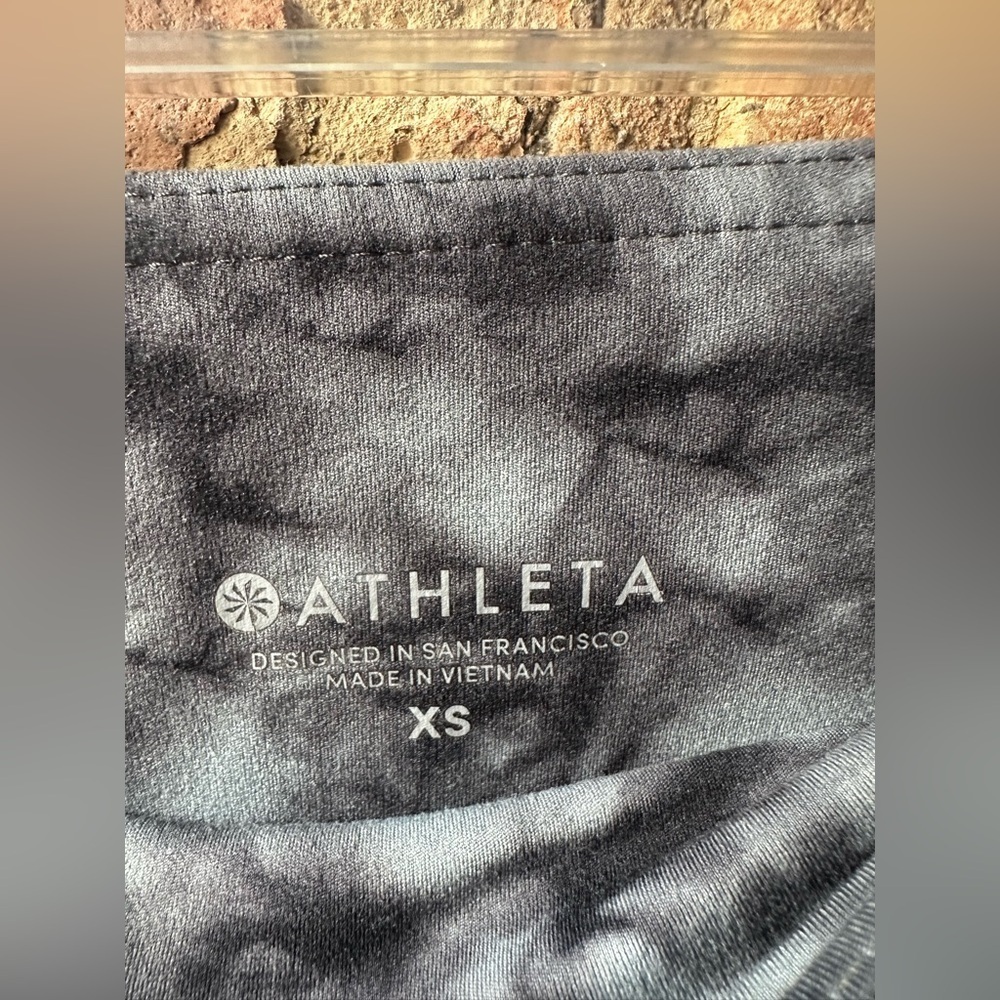 Athleta Black Tie-Dye Capris - Picture 2 of 5
